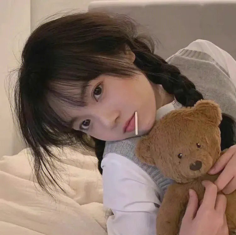 追梦的黎族女娃娃